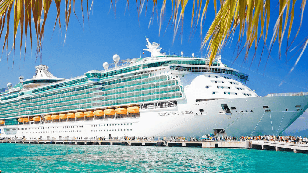 Lavish cruise ship amenities Lavish cruise ship amenities