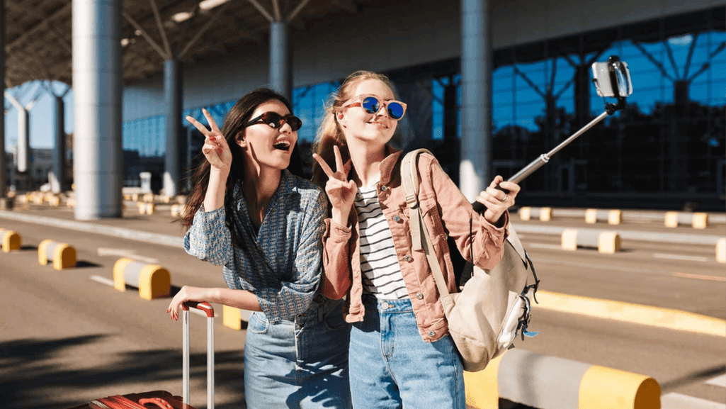 Stylish Sunglasses for Airport Fashion